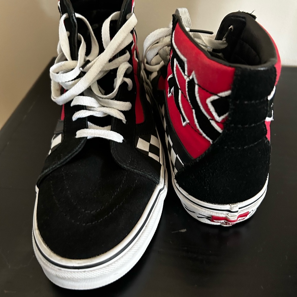 Vans Sk8-Hi
Japanese Type Black Red